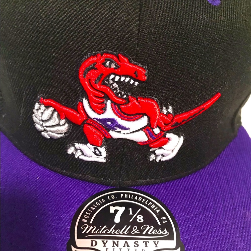 Toronto Raptors Mitchell & Ness Black/Purple Classics Core Side Snapback Hat